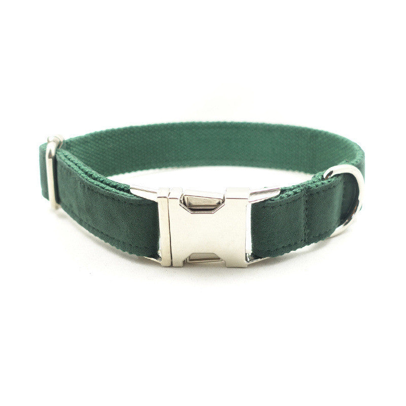 Pet neck collar for medium-sized dogs
