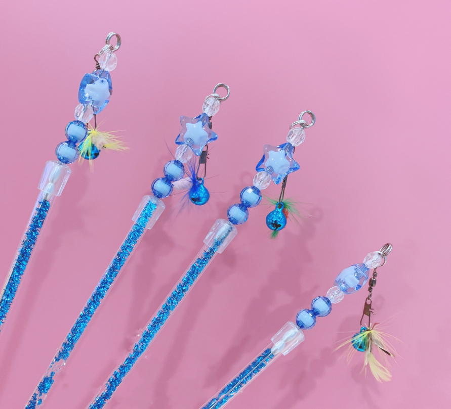 Telescopic small flying insects, funny cats, long bells