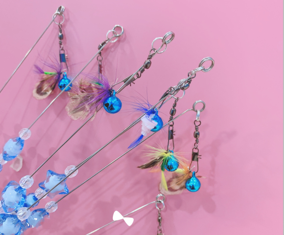 Telescopic small flying insects, funny cats, long bells