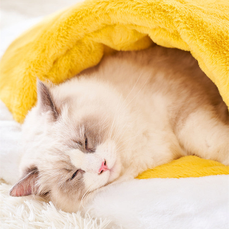 Closed Cat Sleeping Bag For Keeping Warm In Winter