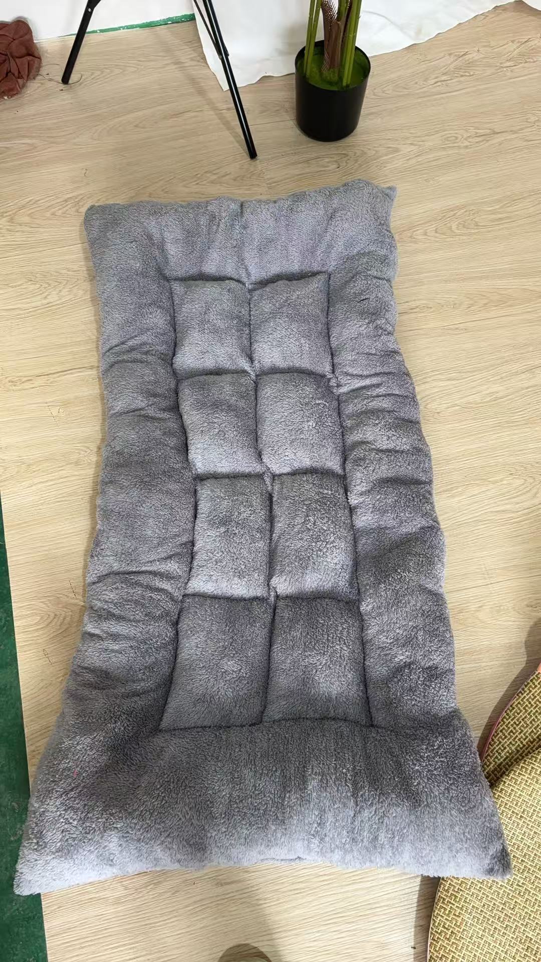 Four-Season Dog Bed For Golden Retrievers And Large Pets
