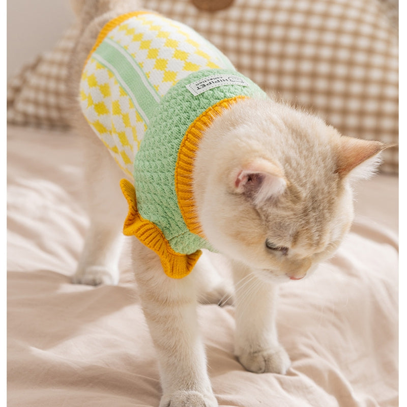 The 25-year Of Pineapple Knitted Color-blocking Sweater Has Been Transformed Into Warm Pet Clothing For Kittens And German Cats In Autumn And Winter