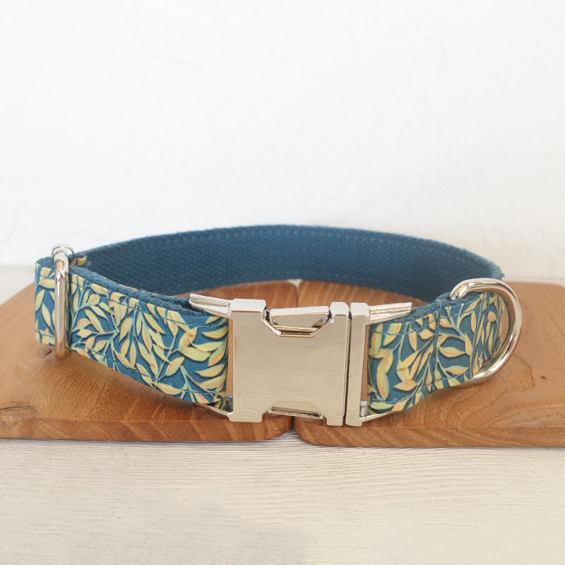 Golden leaf dog collar