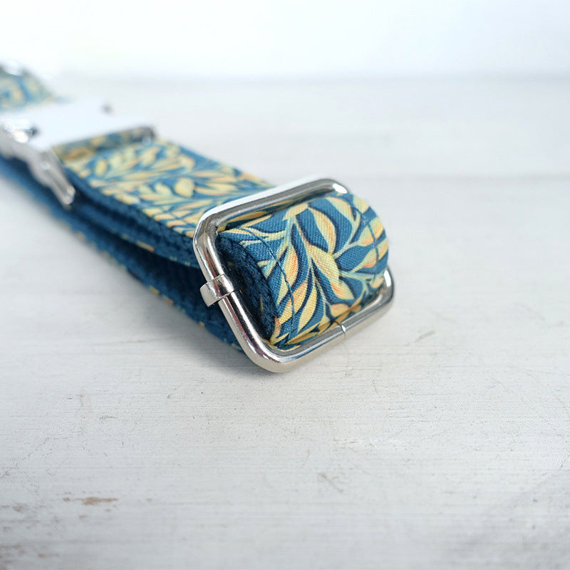 Golden leaf dog collar
