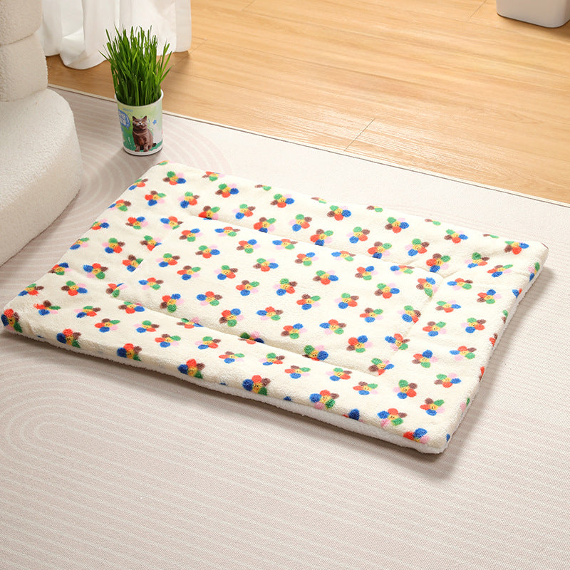Cute Cat Blanket Pet Winter Warm Coral Velvet Pet Dog Cat Blanket Autumn And Winter Pet Supplies