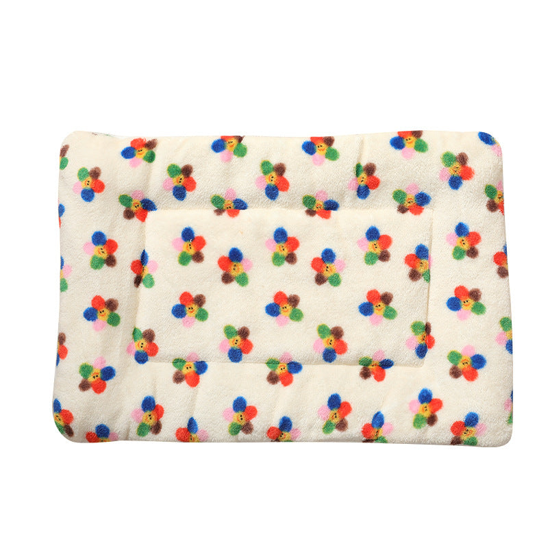 Cute Cat Blanket Pet Winter Warm Coral Velvet Pet Dog Cat Blanket Autumn And Winter Pet Supplies