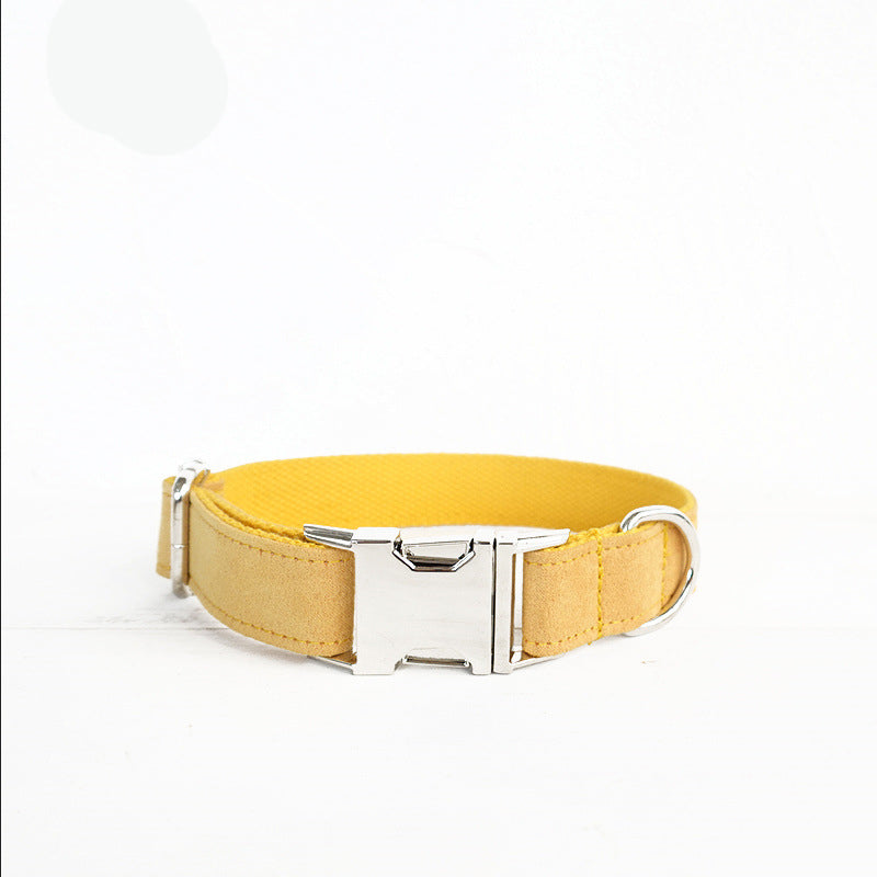 Adjustable dog collar with customizable name