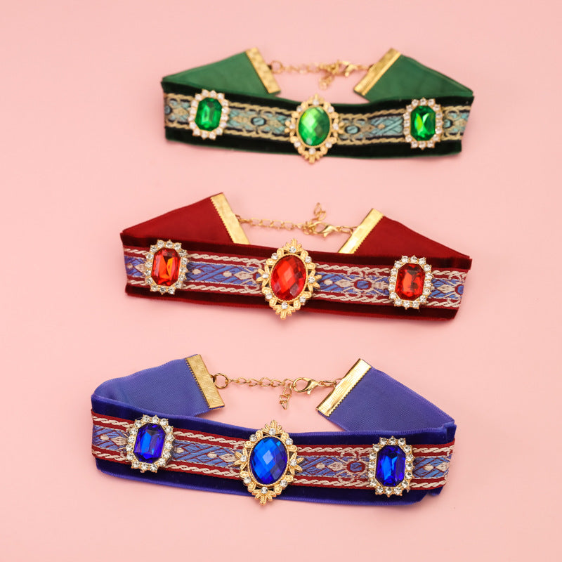 Flocked Ethnic-Style Pet Collar For Cats
