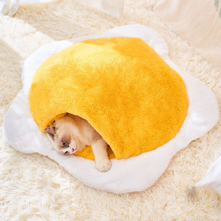 Closed Cat Sleeping Bag For Keeping Warm In Winter