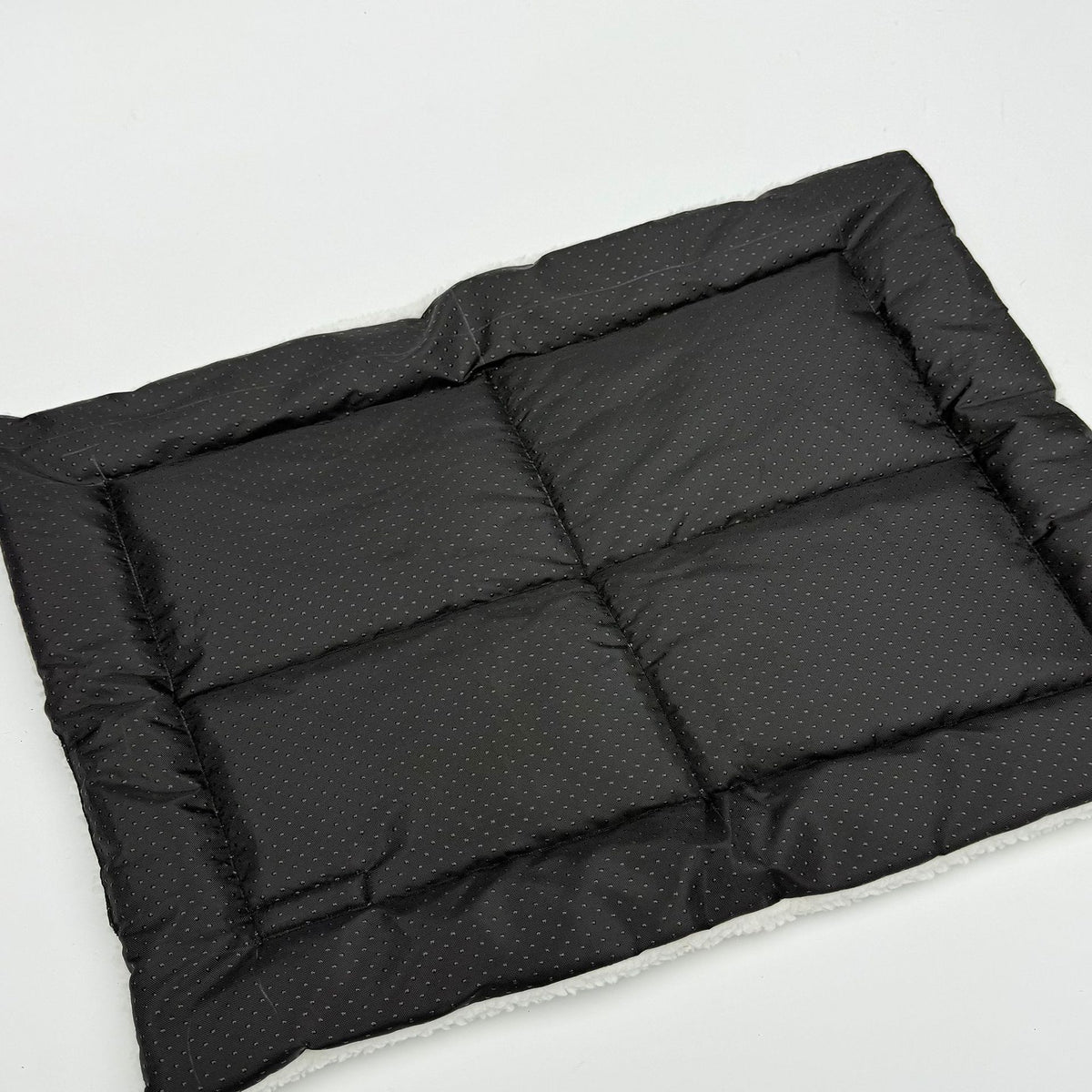 Pet Sleeping Mat, Non-Slip, Bite-Resistant, Thickened, Warm And Cold-Resistant, Wear-Resistant And Scratch-Resistant, Universal Bedding For Cats And