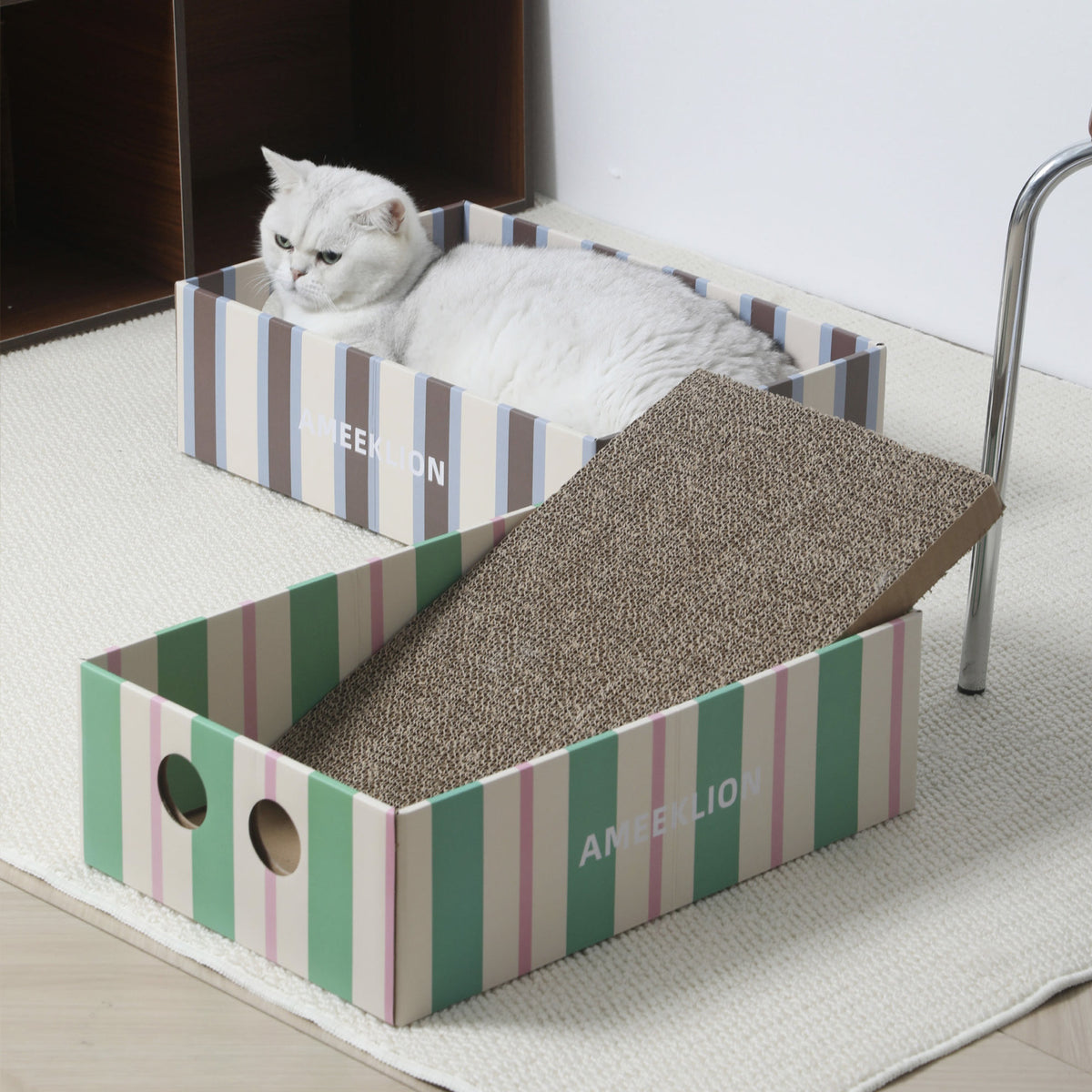 Large Striped Cat Scratching Post With Cat Bed Combo Cat Claw-Grinding Toy