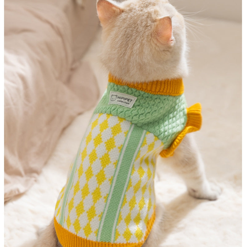The 25-year Of Pineapple Knitted Color-blocking Sweater Has Been Transformed Into Warm Pet Clothing For Kittens And German Cats In Autumn And Winter