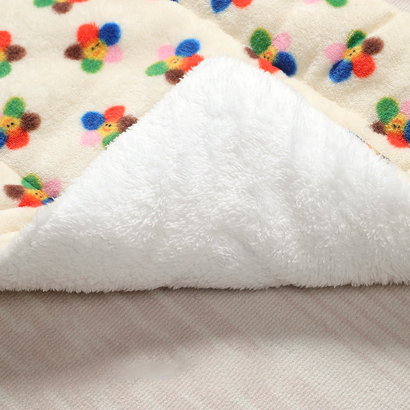 Cute Cat Blanket Pet Winter Warm Coral Velvet Pet Dog Cat Blanket Autumn And Winter Pet Supplies
