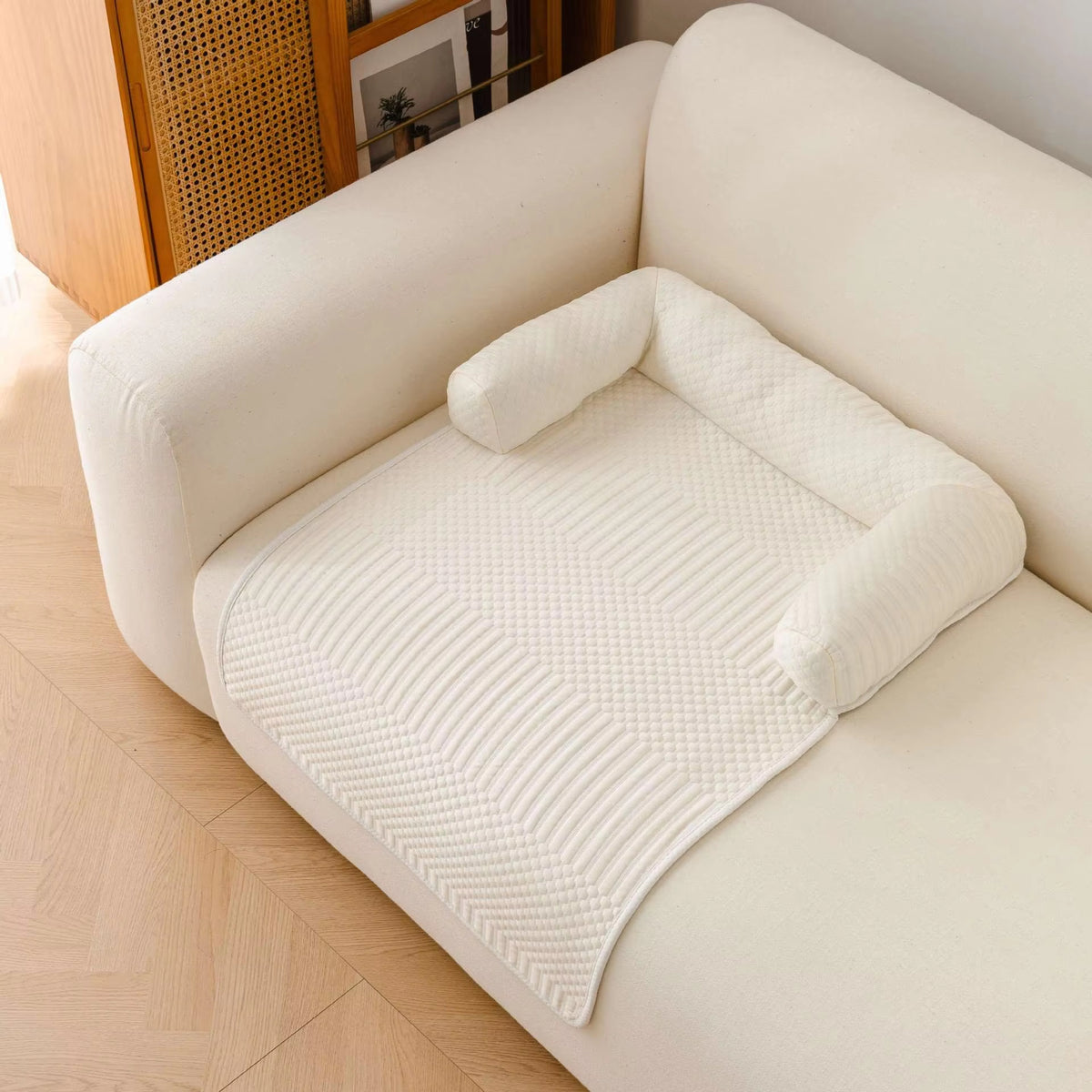 Summer Cooling Ice Silk Pet Bed Mat For Dogs And Cats, Scratch-Resistant Sofa Cover Protector, Non-Slip Floor Cushion With Anti-Slip Bottom